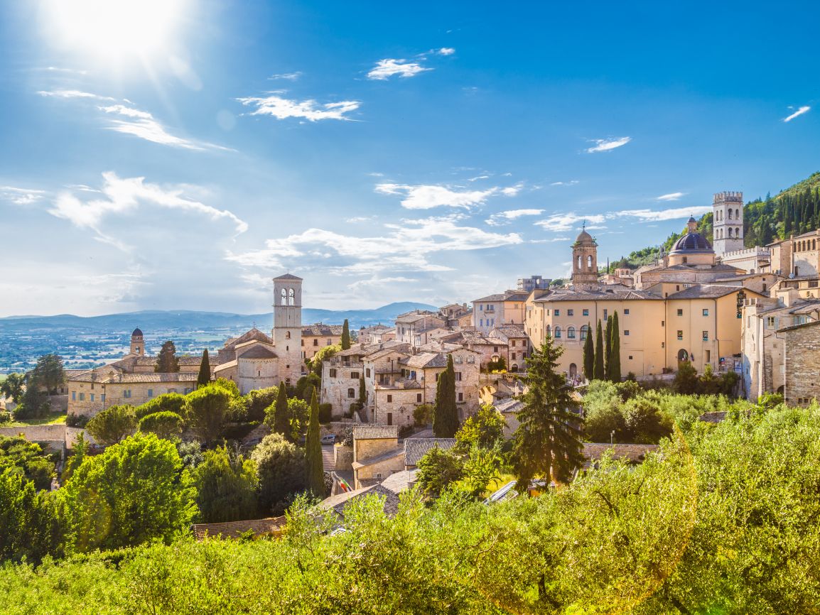 Picturesque Italy mountainside near the water